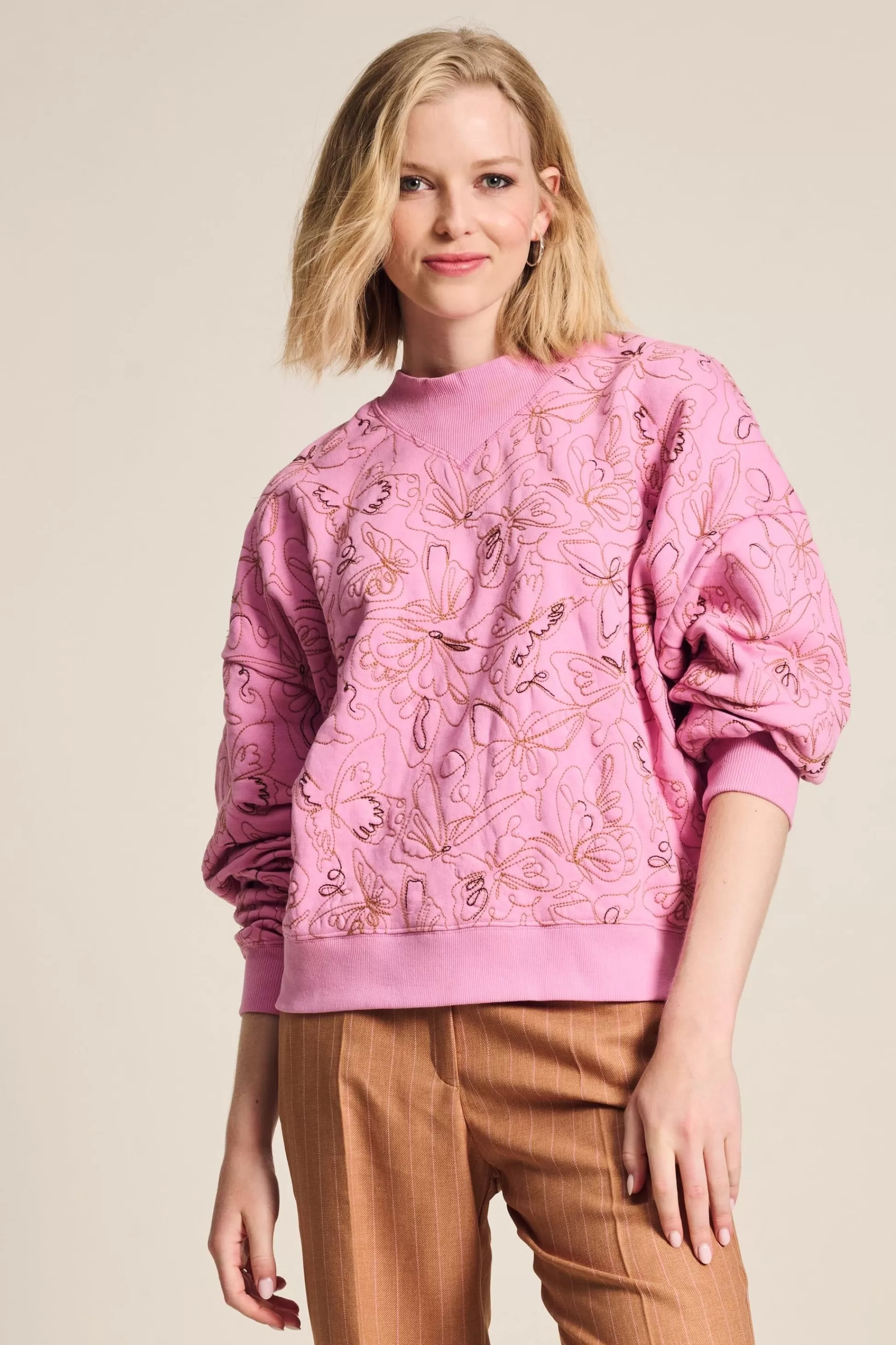 Truien & Vesten | POM Amsterdam SWEATER Butterfly Rose Pink